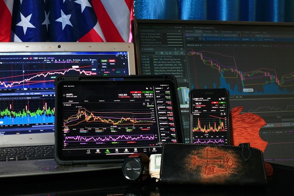 Stock market rate chart illustrating fixed and floating exchange pricing